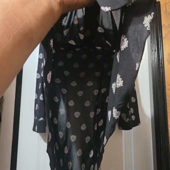 Style & Co. Women's Black & White Floral Button-Up Blouse Size Large (Petite) - Picture 3 of 7